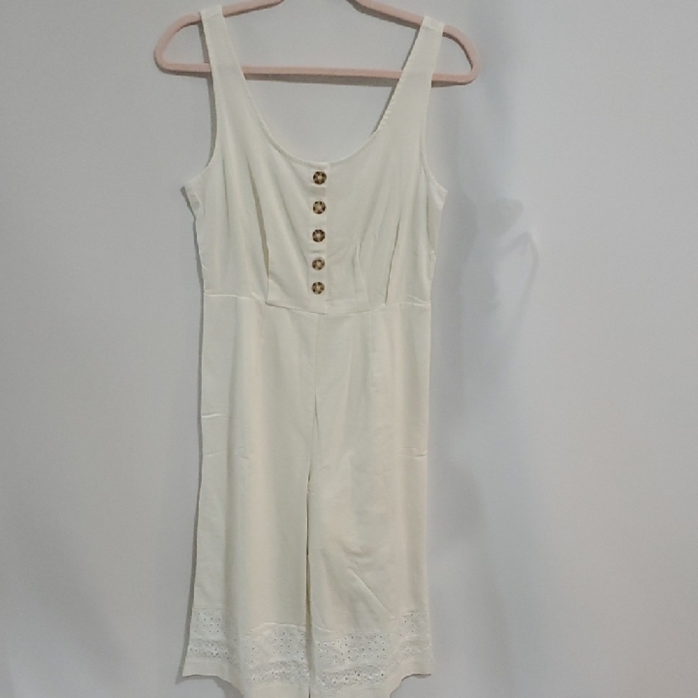 Elegant Cream Jumpsuit with Button Detail Size SP